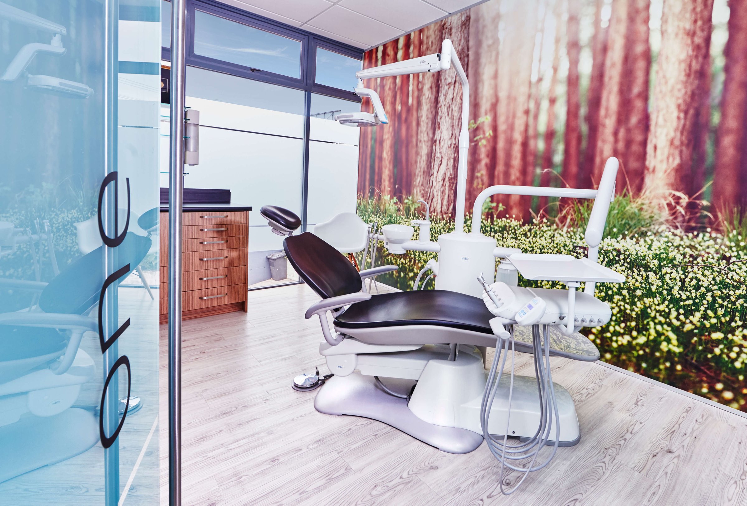 Dental treatment room design & set up Dentec